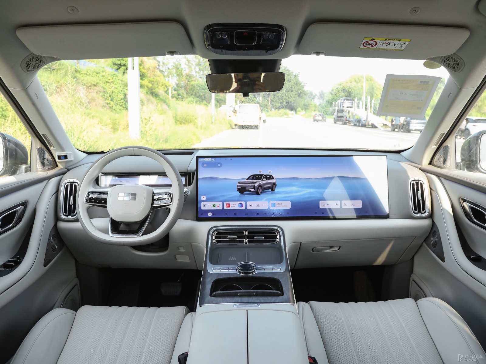Geely Galaxy M9 230KM 2WD Explore Edition — Further exterior angle of the same vehicle. Image 3 of 3. Authorized new car...