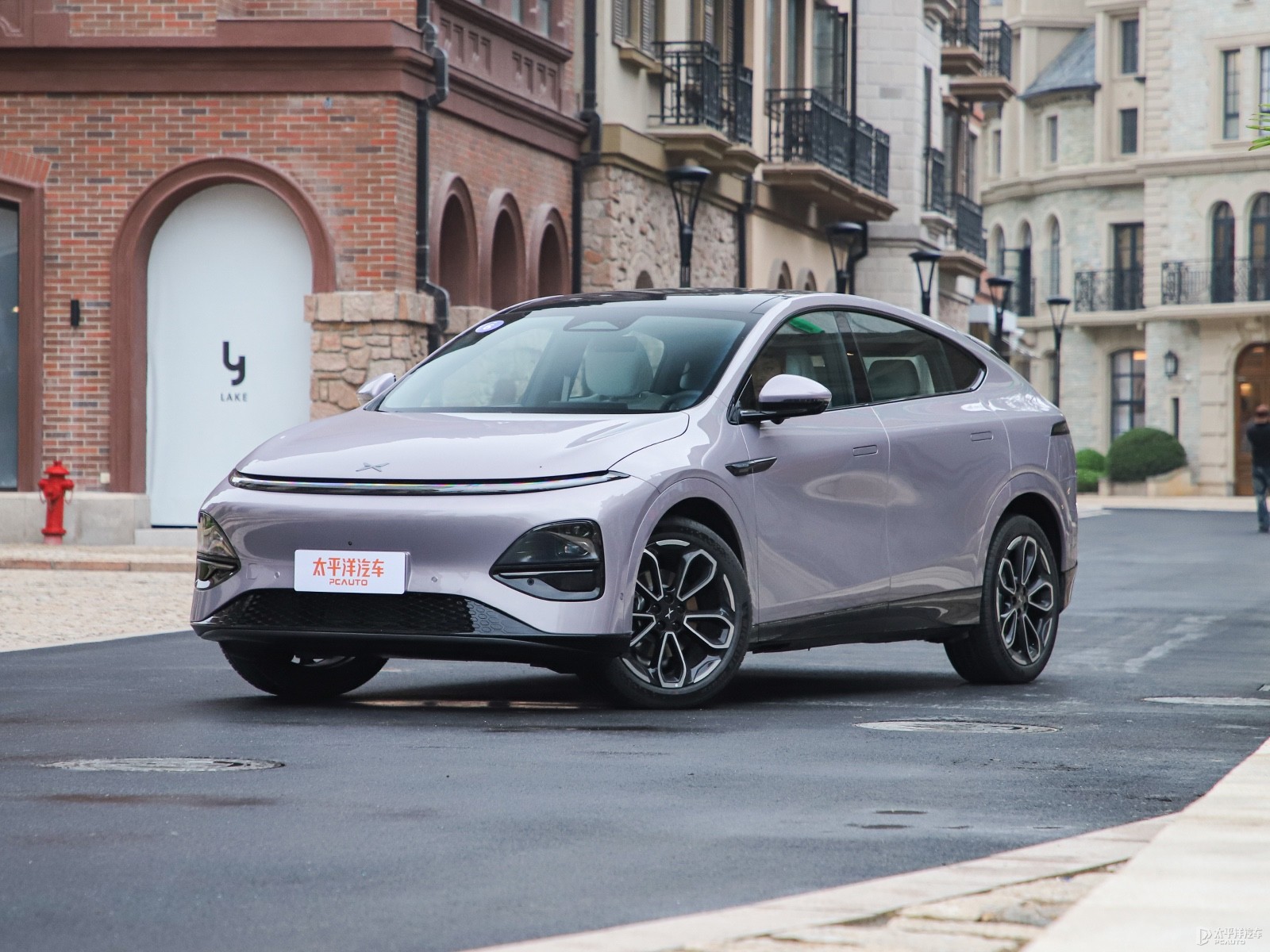 Xpeng G6 725 Long Range Max Flagship — Main listing photograph. Image 1 of 3. Authorized new car for export from China.