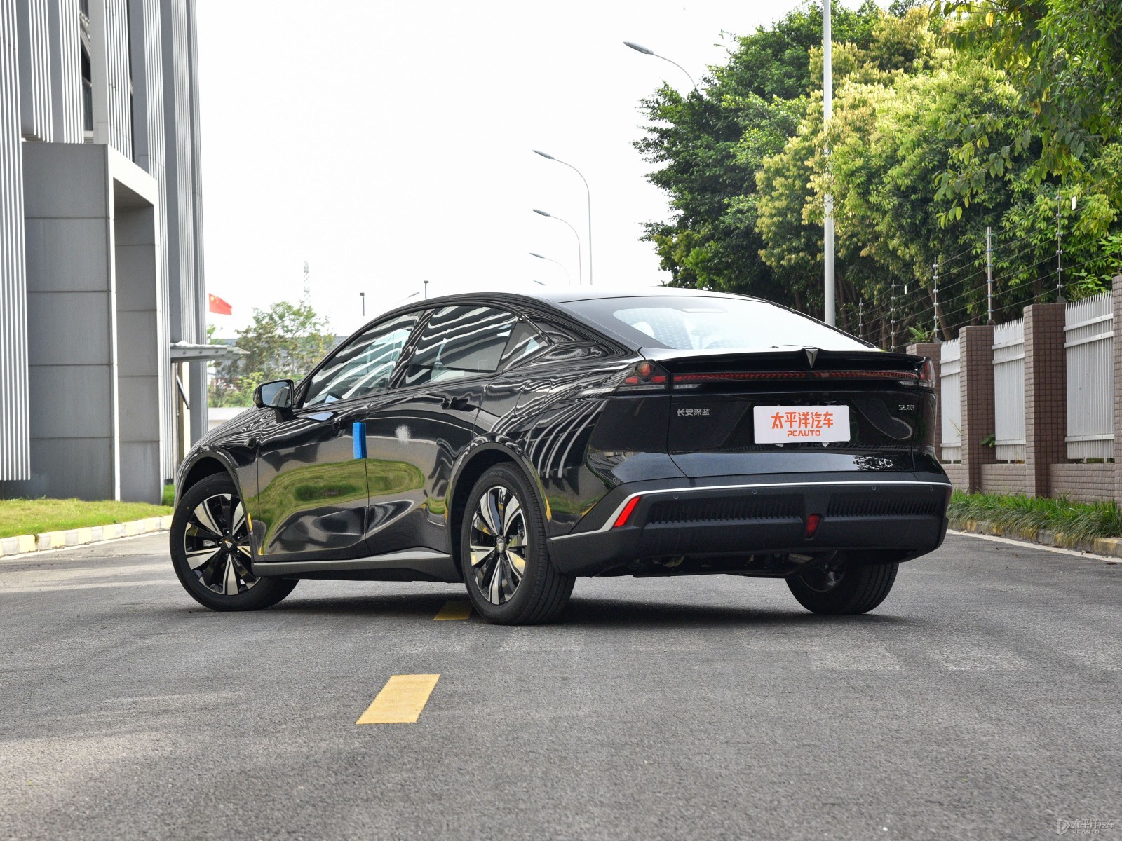 Changan Deepal SL03 Extended Range Elite Edition — Additional exterior view. Image 2 of 3. Authorized new car for export...