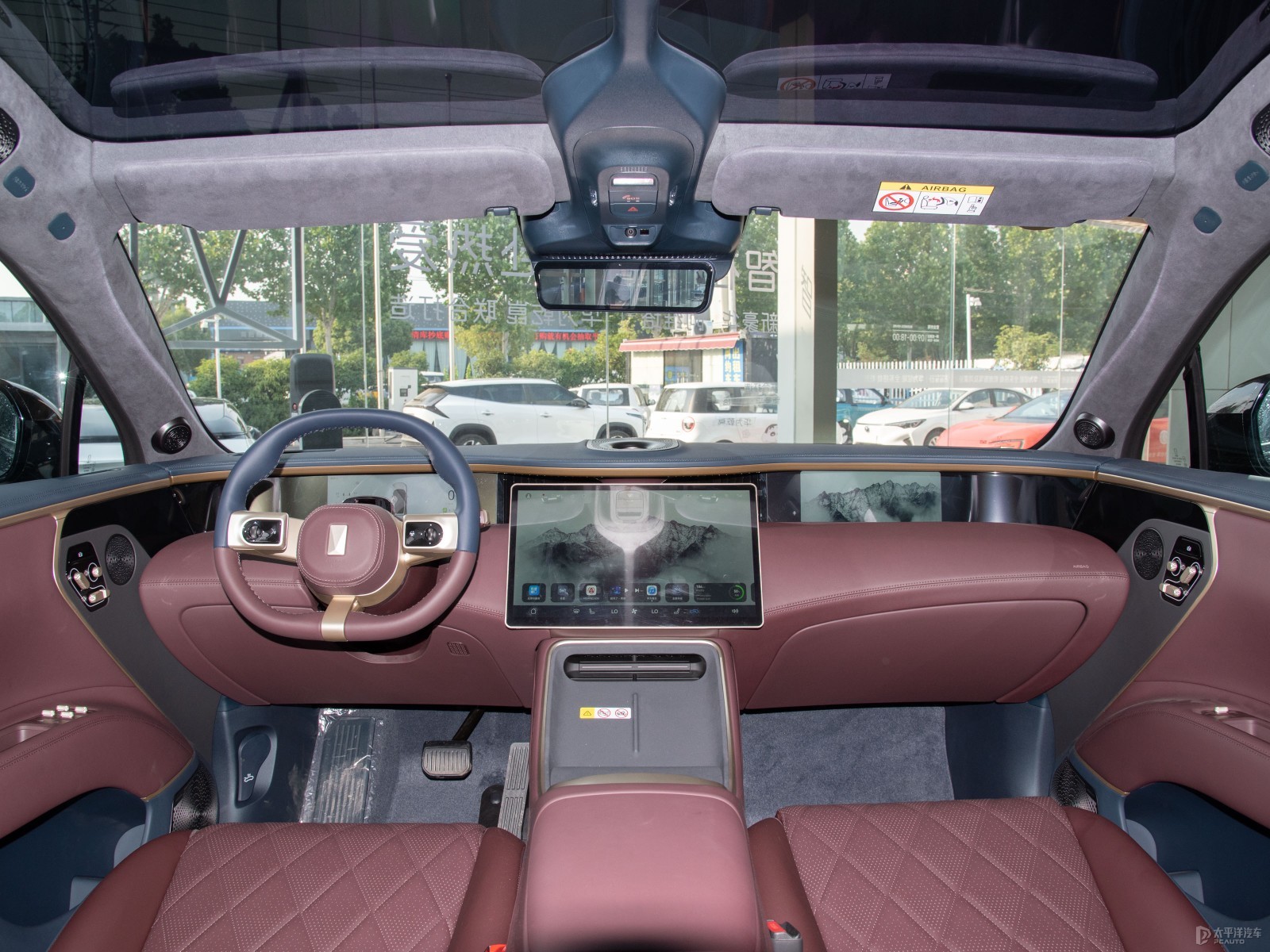 Avatr 11 Max Extended Range Version — Further exterior angle of the same vehicle. Image 3 of 3. Authorized new car for e...