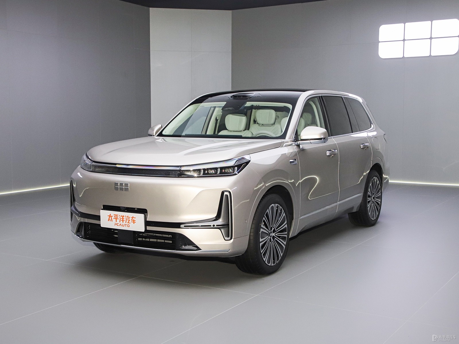 Geely Galaxy M9 210KM AWD Pilot Edition — Main listing photograph. Image 1 of 3. Authorized new car for export from China.