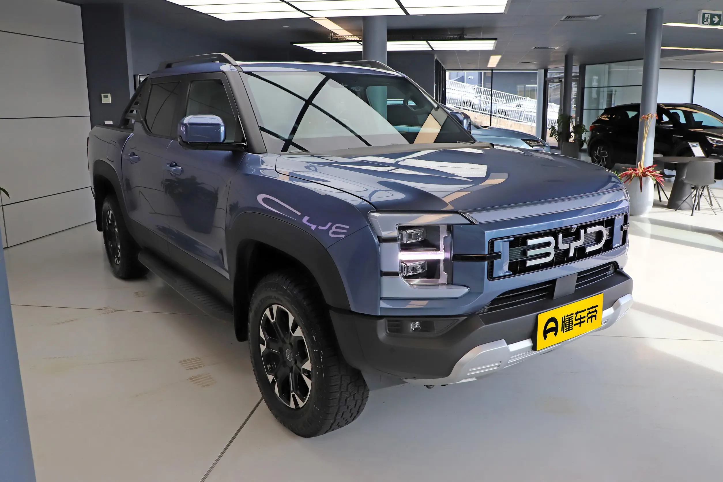 Shark Pickup 4WD High Configuration — Additional exterior view. Image 2 of 3. Authorized new car for export from China.
