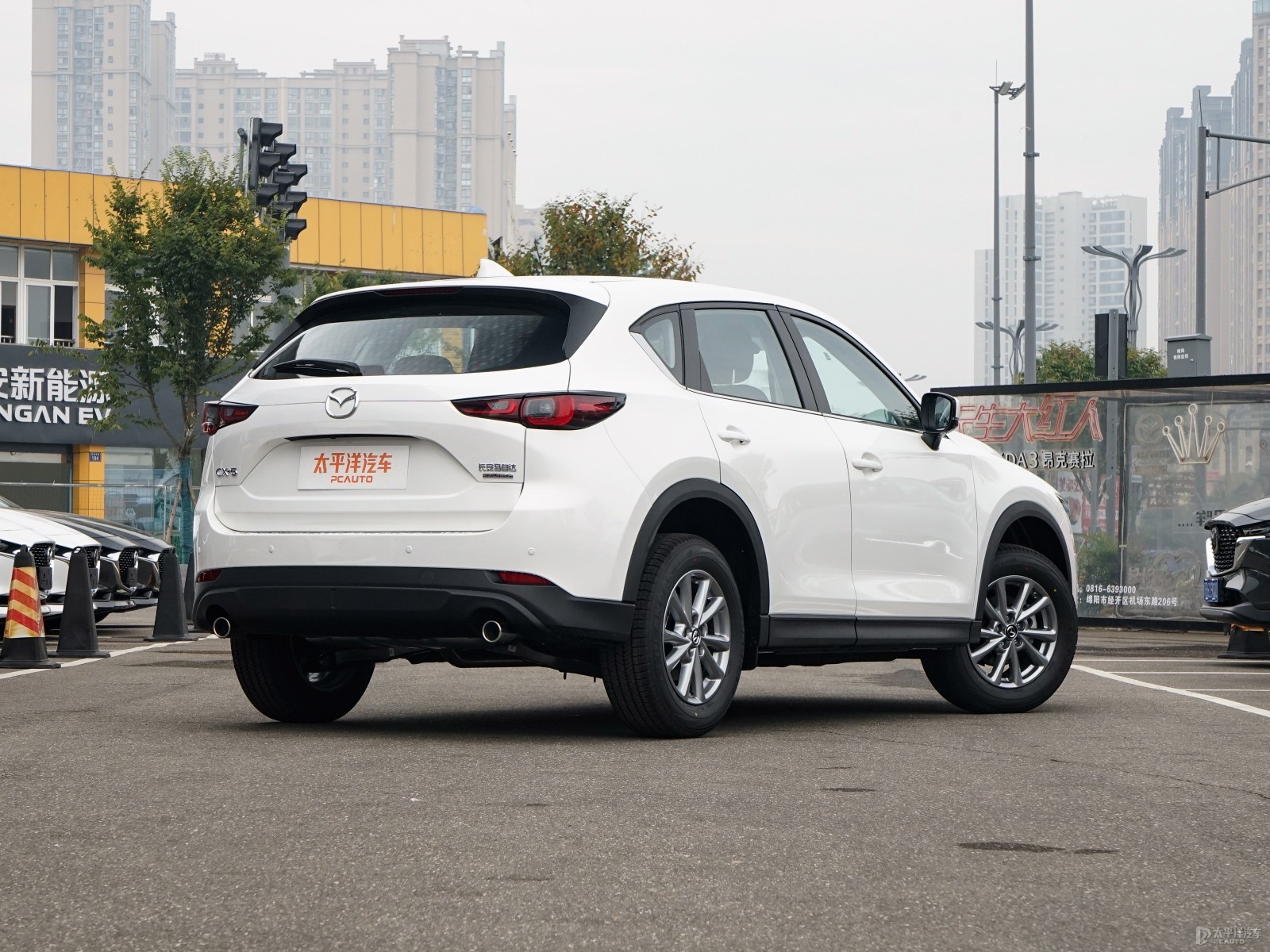 Mazda CX-5 2025 2.0L Automatic 2WD Comfort Model — Additional exterior view. Image 2 of 3. Modified new car for export f...