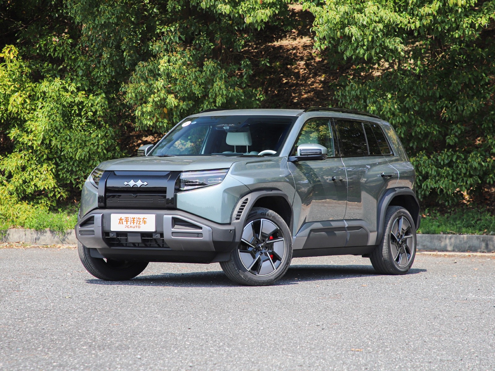 Fangchengbao Global Version Ti3 501 AWD Ultra — Main listing photograph. Image 1 of 3. Authorized new car for export fro...