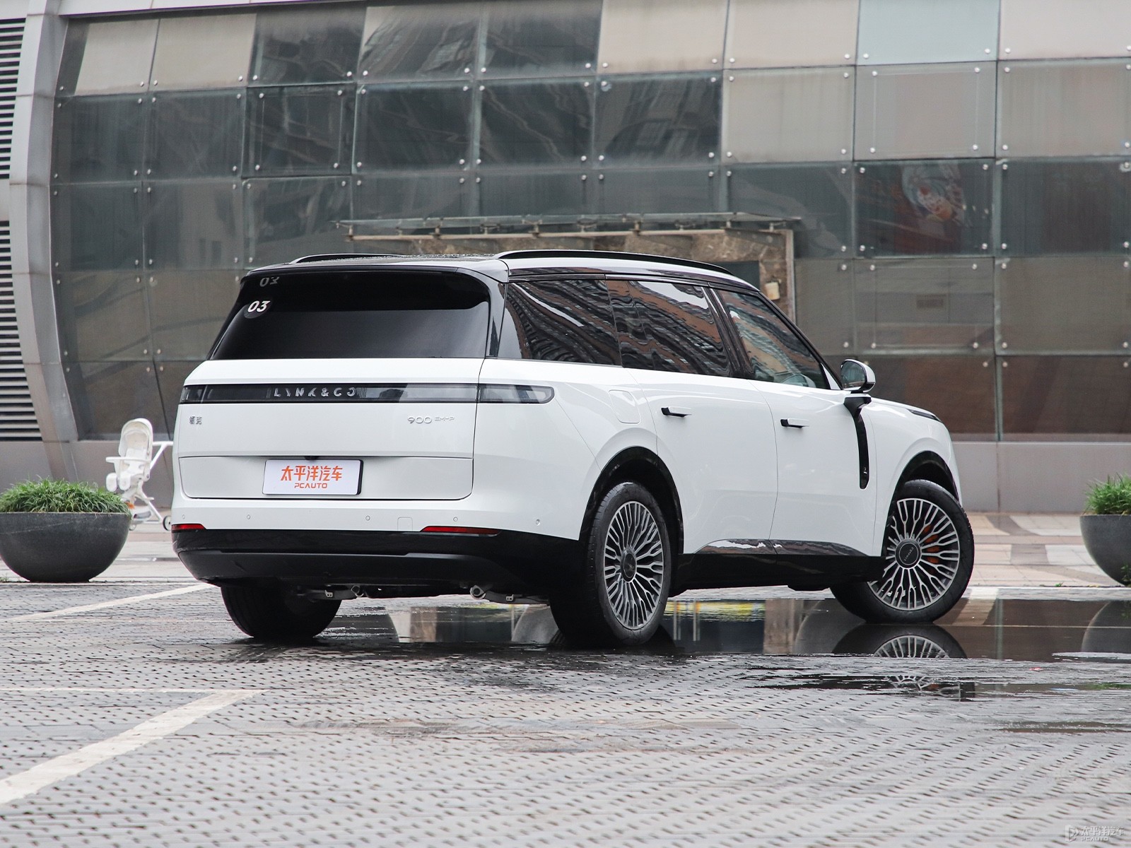 Lynk & Co 900 2025 2.0T Explore 6-Seater — Additional exterior view. Image 2 of 3. Authorized new car for export from Ch...