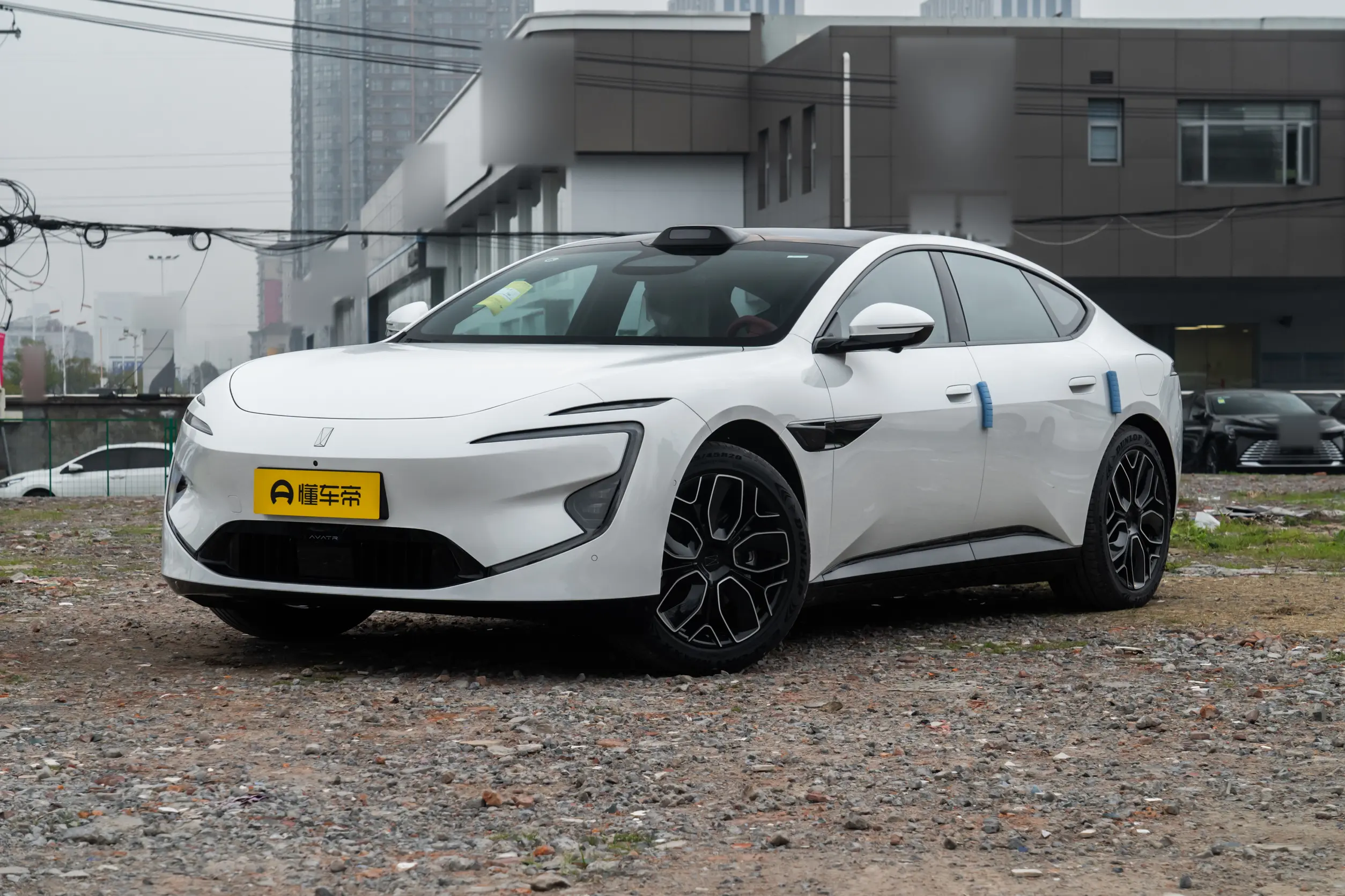 All-New Avatr 12 Max Dual-Motor EV 2026 — Main listing photograph. Image 1 of 3. Authorized new car for export from China.