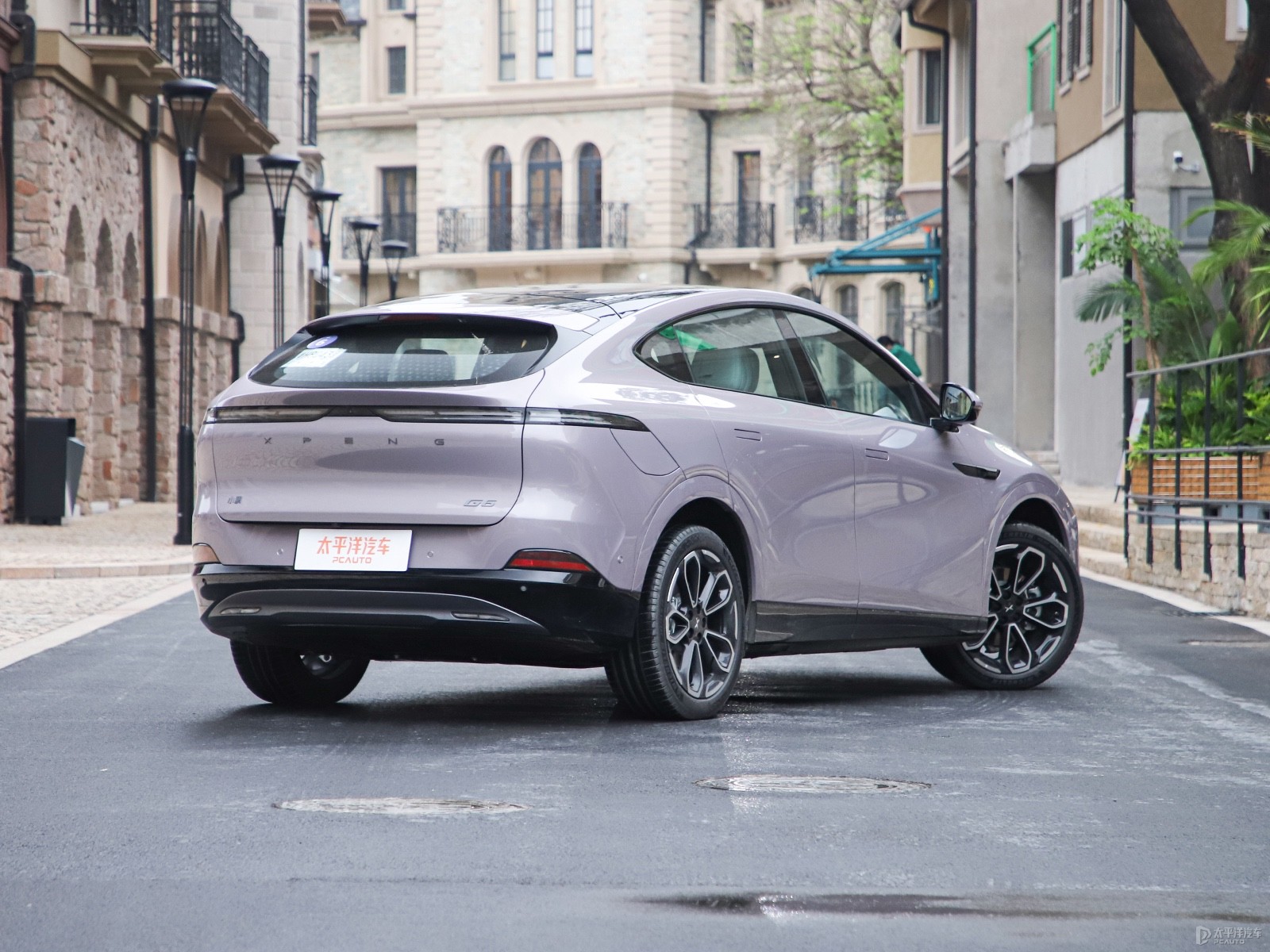Xpeng G6 725 Long Range Max Flagship — Additional exterior view. Image 2 of 3. Authorized new car for export from China.