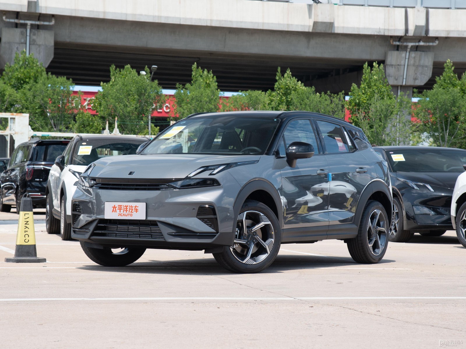 Lynk & Co 06 Relive 1.5T Ultra — Main listing photograph. Image 1 of 3. Authorized new car for export from China.