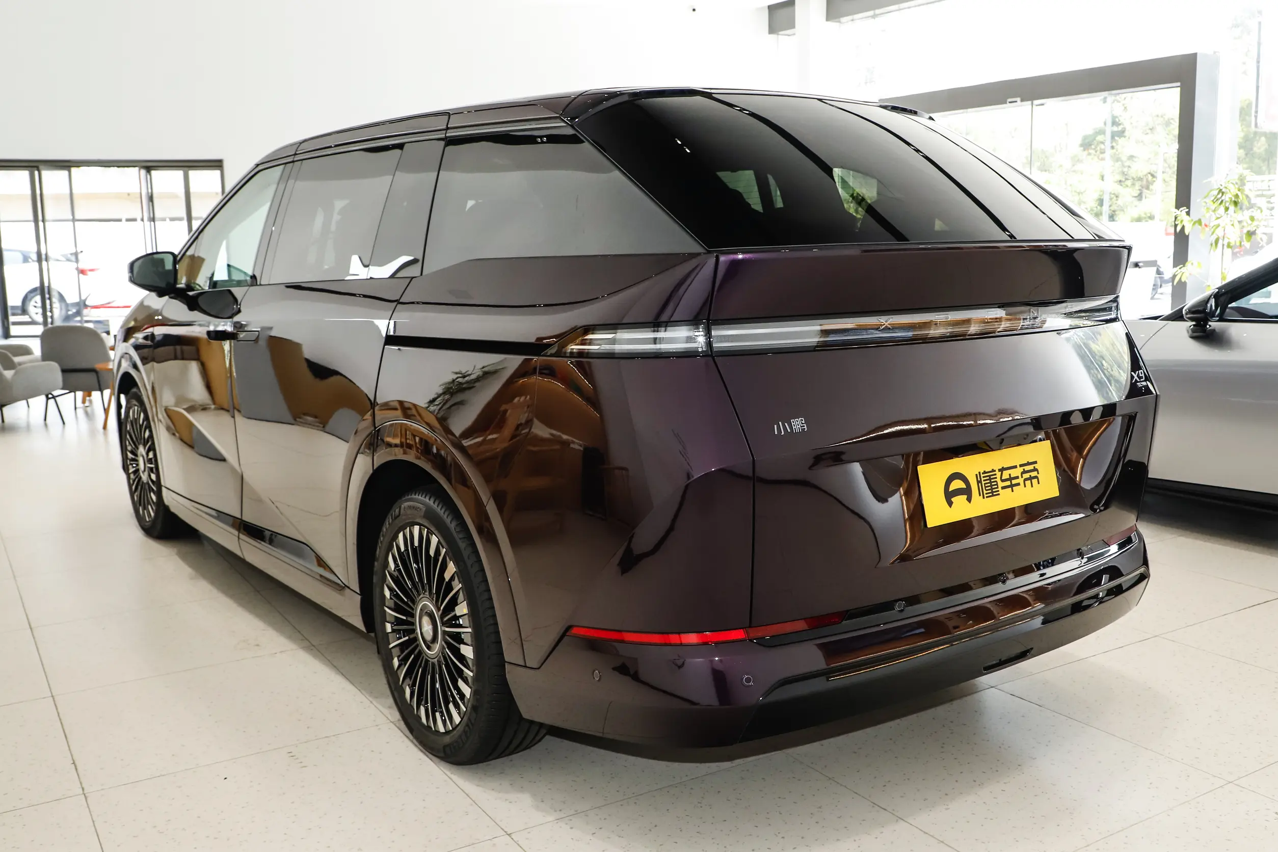 Xpeng X9 2026 EV 665 Max — Additional exterior view. Image 2 of 3. Authorized new car for export from China.