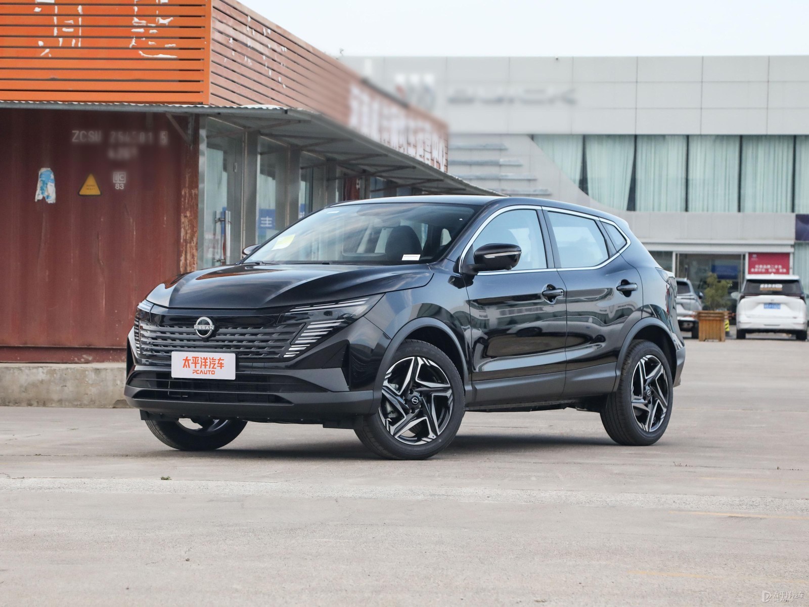 Nissan Qashqai Honor 2.0L CVT XV Lead Edition — Main listing photograph. Image 1 of 3. Modified new car for export from ...