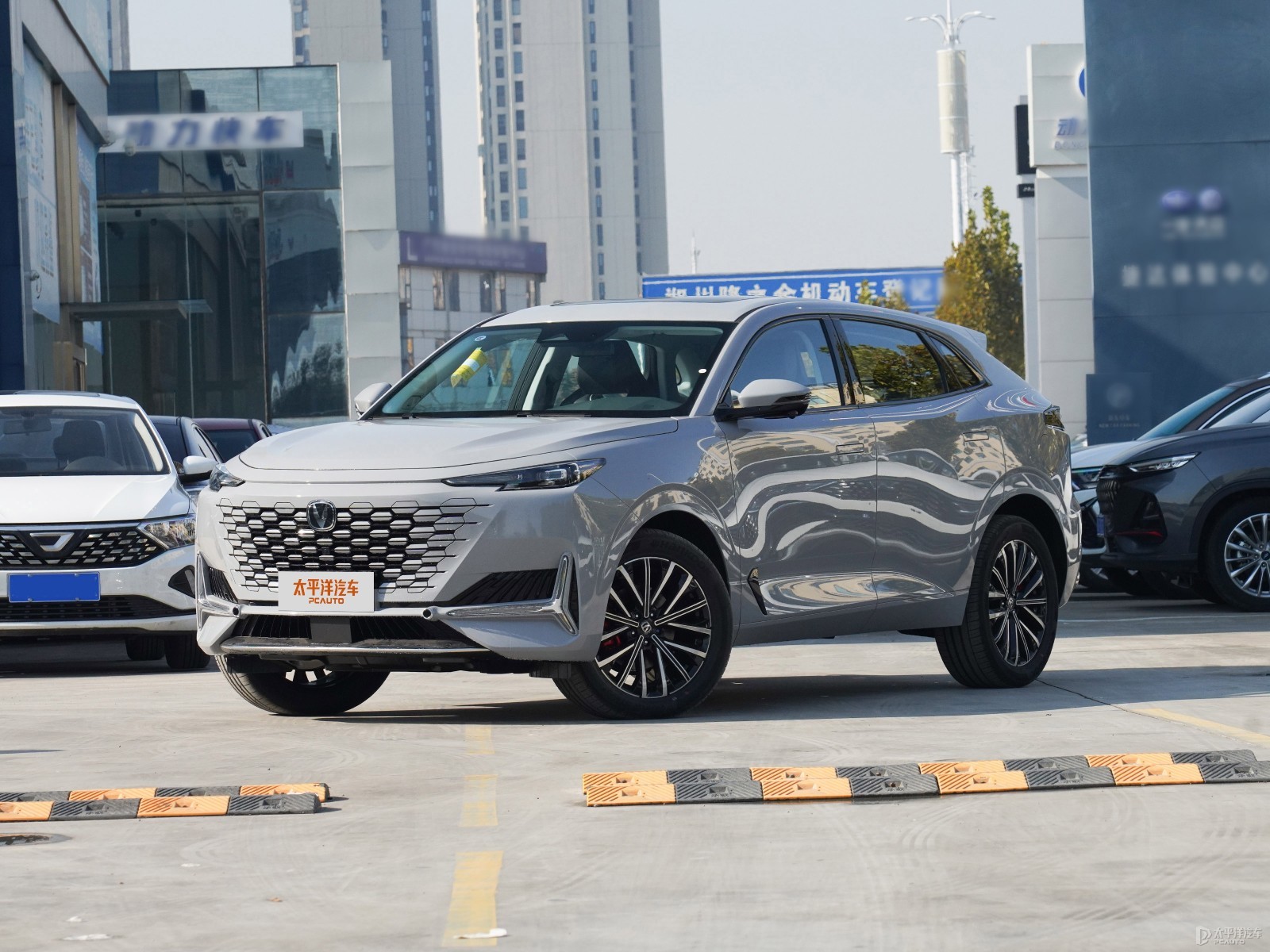 Changan UNI-K AWD — Main listing photograph. Image 1 of 3. Authorized new car for export from China.