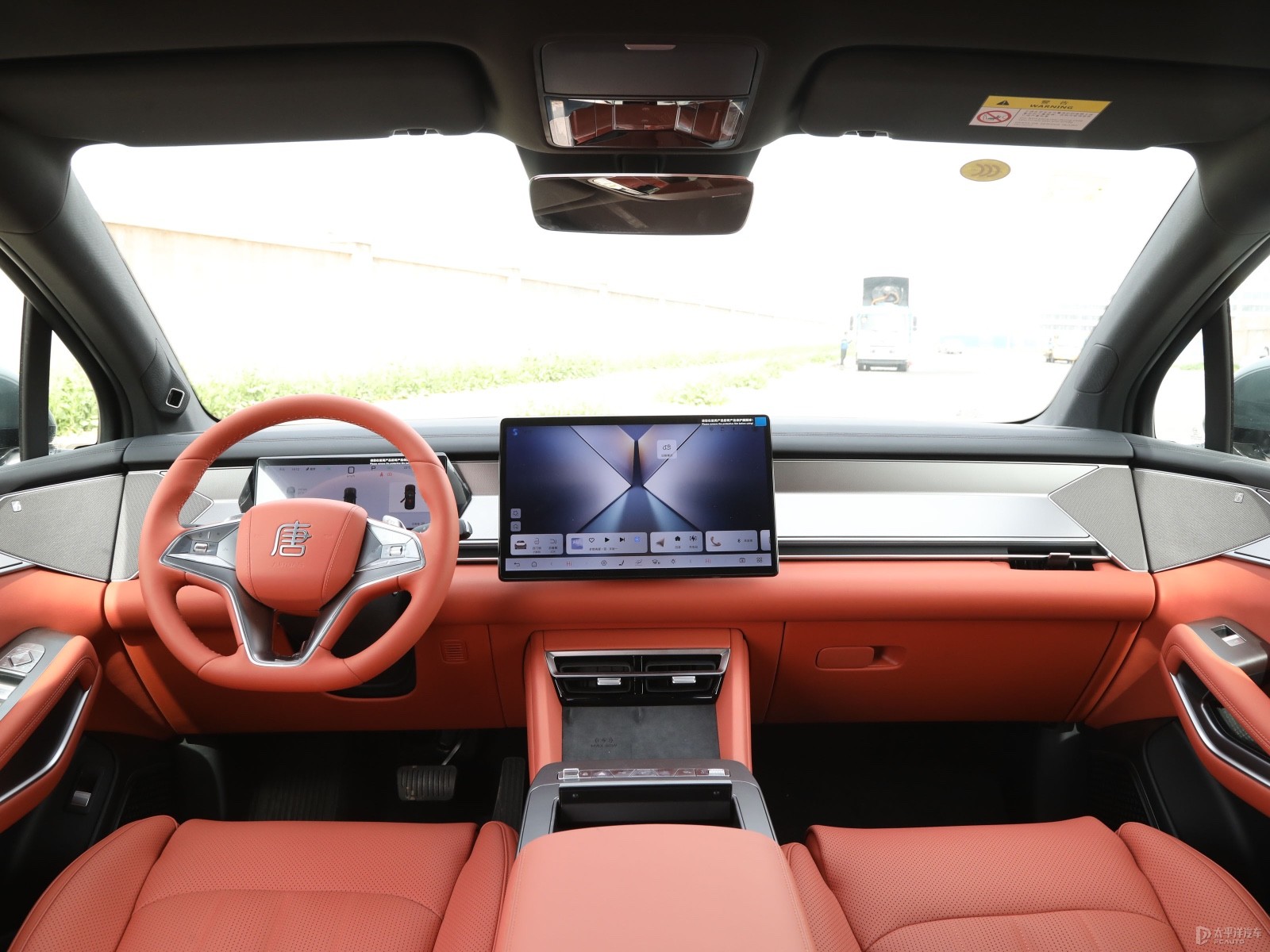 BYD Tang L DM AWD LiDAR Version — Further exterior angle of the same vehicle. Image 3 of 3. Authorized new car for expor...