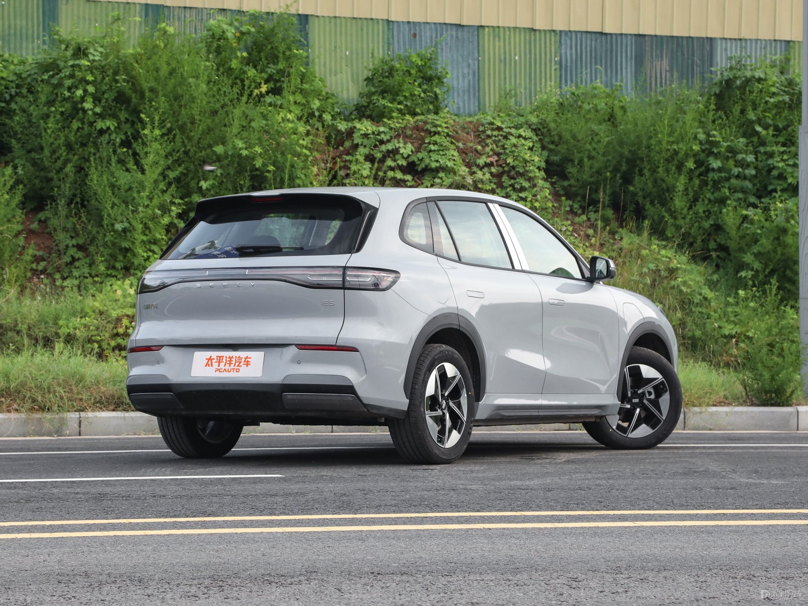 Geely Galaxy E5 2026 530KM Explore Edition + Optional Package — Additional exterior view. Image 2 of 3. Modified new car...