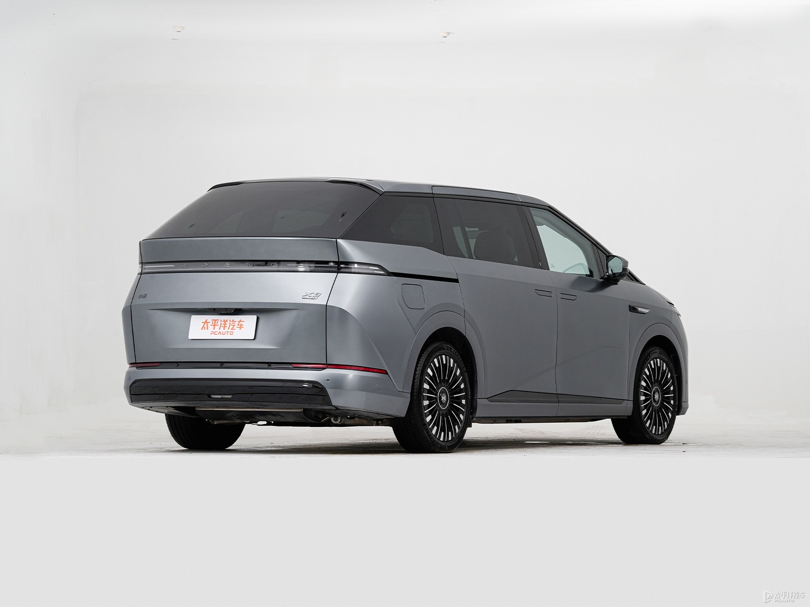 Xpeng X9 2026 Super Extended Range 1602 Ultra — Additional exterior view. Image 2 of 3. Authorized new car for export fr...