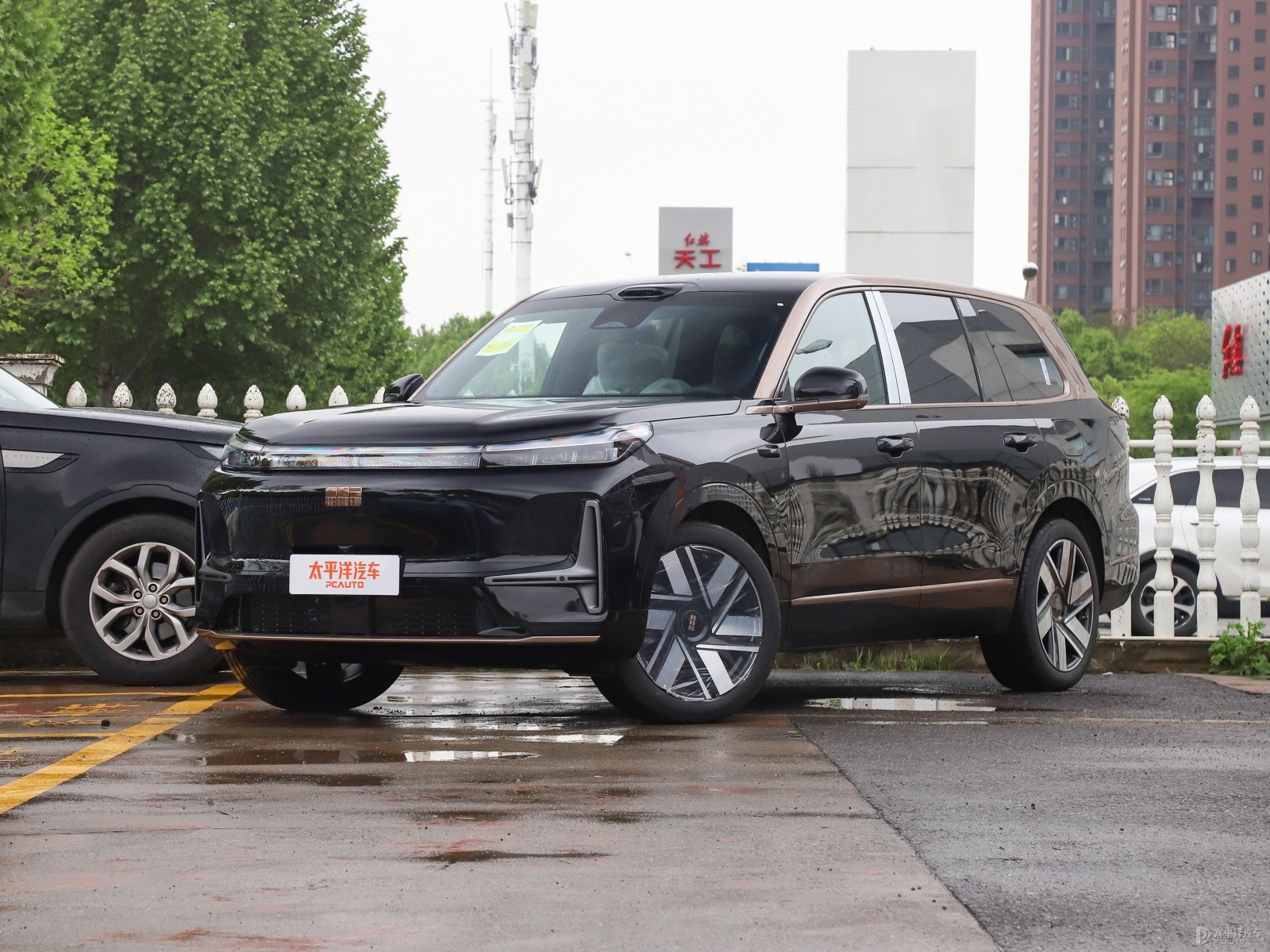 Geely Galaxy M9 210KM AWD Black Gold Premium Edition — Main listing photograph. Image 1 of 3. Authorized new car for exp...