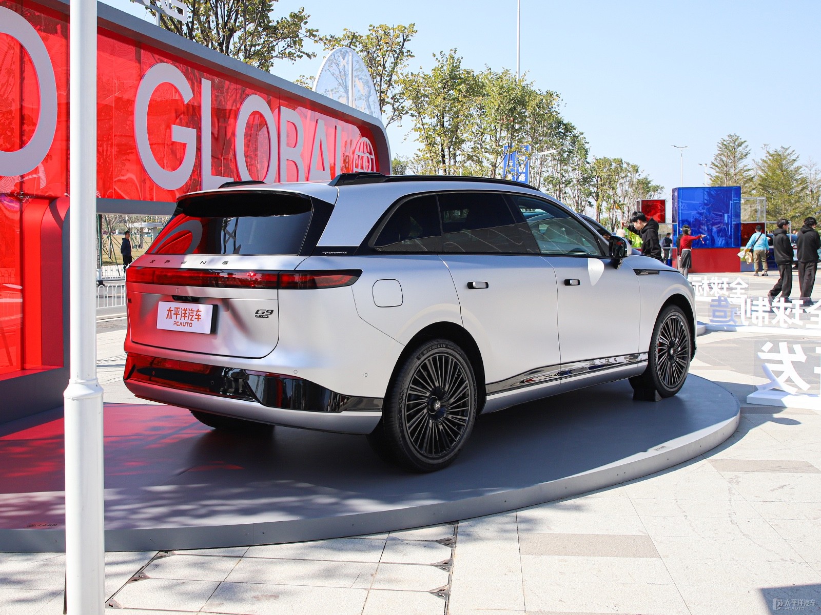 Xpeng G9 680 Ultra Long Range AWD Max — Additional exterior view. Image 2 of 3. Authorized new car for export from China.
