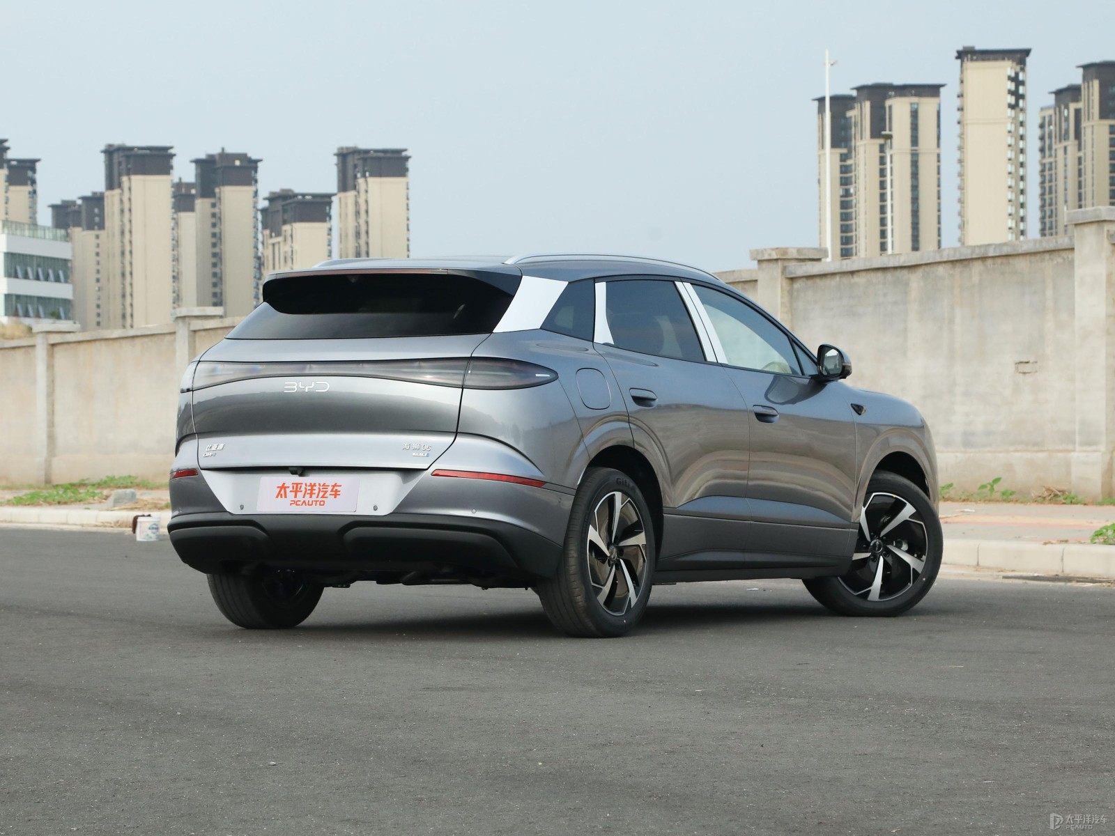 BYD Sea Lion 06 DM-i 205 Pilot Plus — Additional exterior view. Image 2 of 3. Authorized new car for export from China.