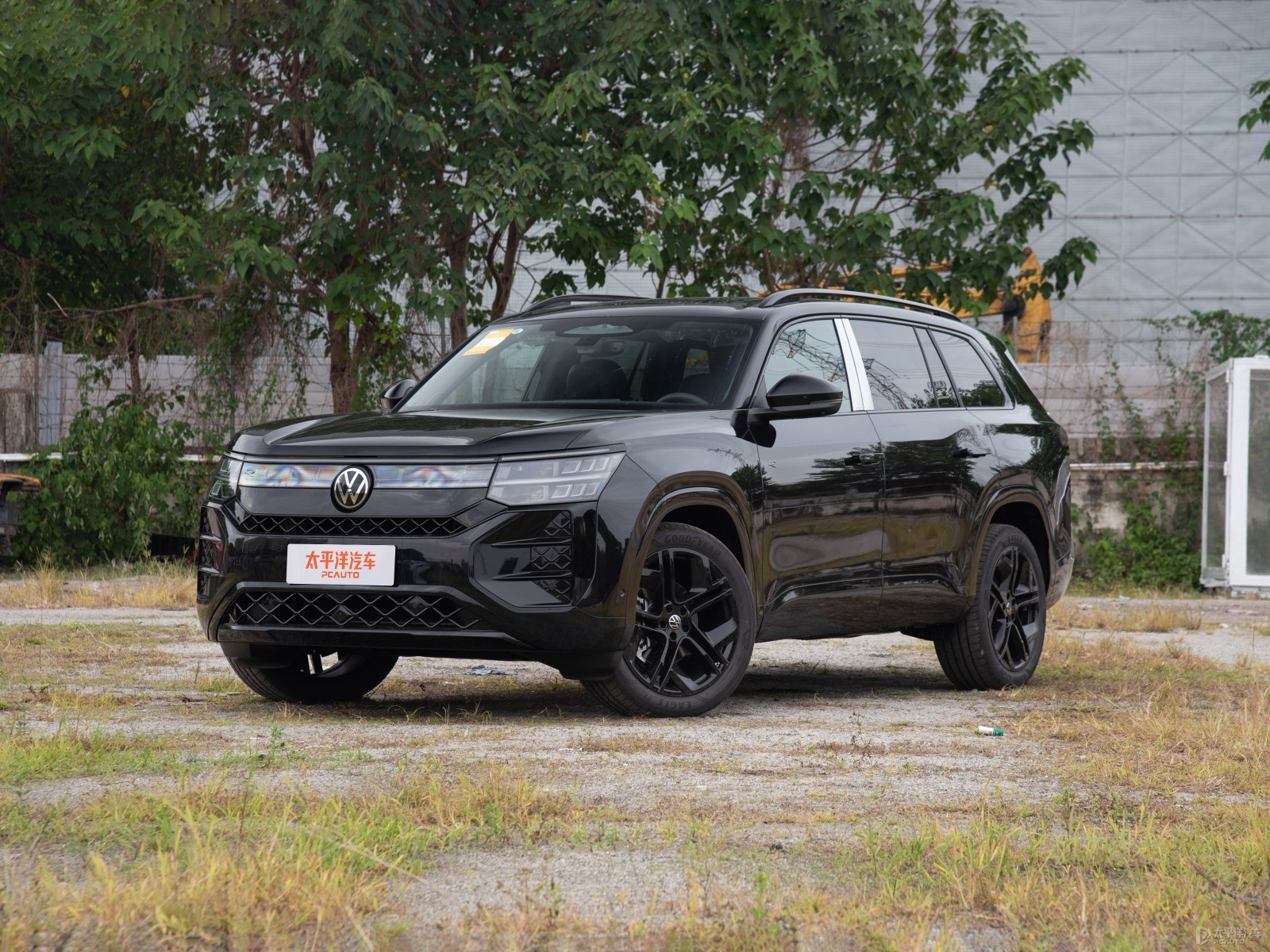 SAIC Volkswagen Talagon Pro 4WD Peak Edition — Main listing photograph. Image 1 of 3. Modified new car for export from C...