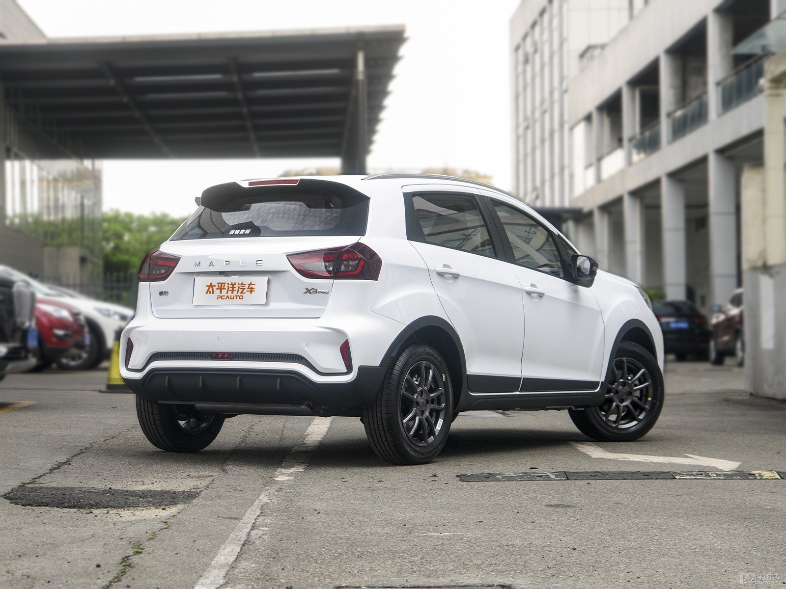Livan X3 Pro Global Version Manual Sunroof Edition — Additional exterior view. Image 2 of 3. Authorized new car for expo...