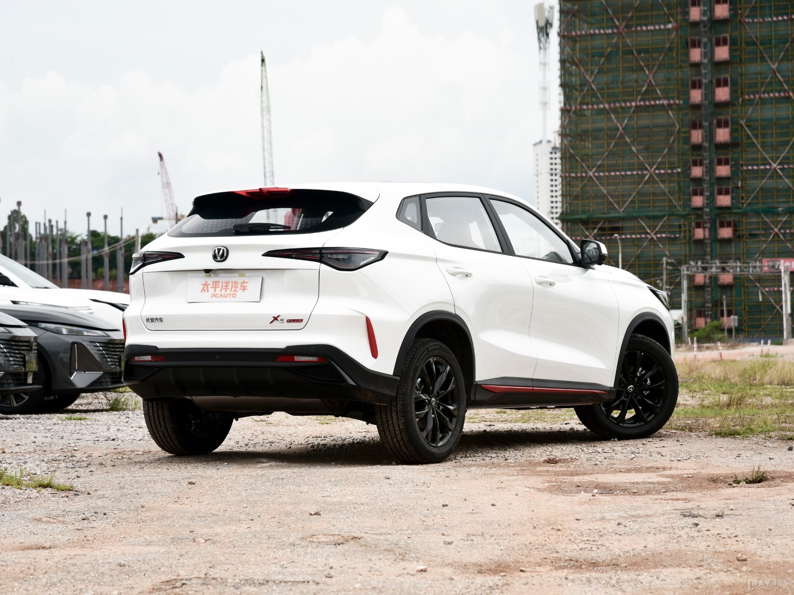 Changan X5 Plus Advance Pro — Additional exterior view. Image 2 of 3. Authorized new car for export from China.
