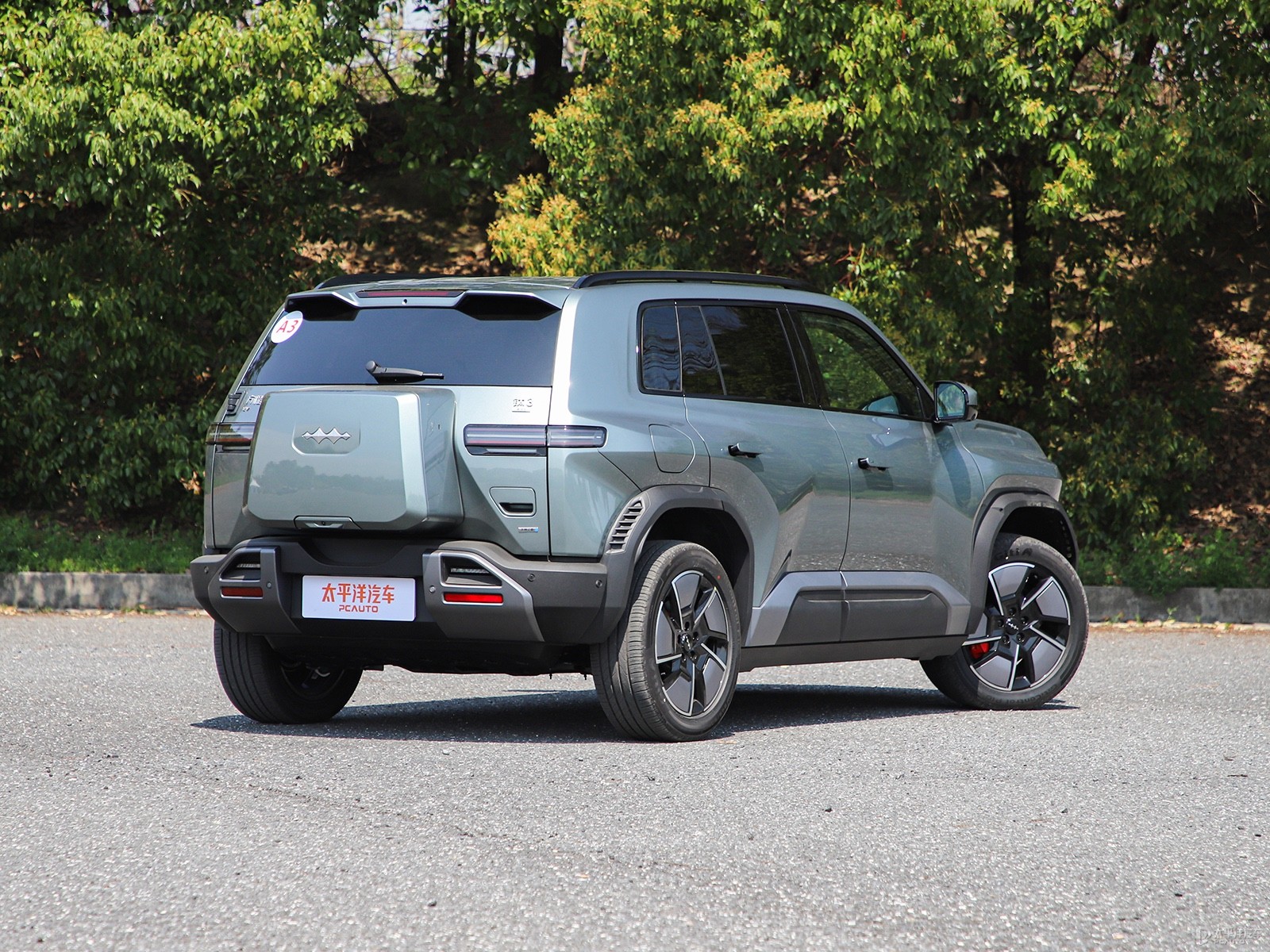 Fangchengbao Global Version Ti3 501 AWD Ultra — Additional exterior view. Image 2 of 3. Authorized new car for export fr...
