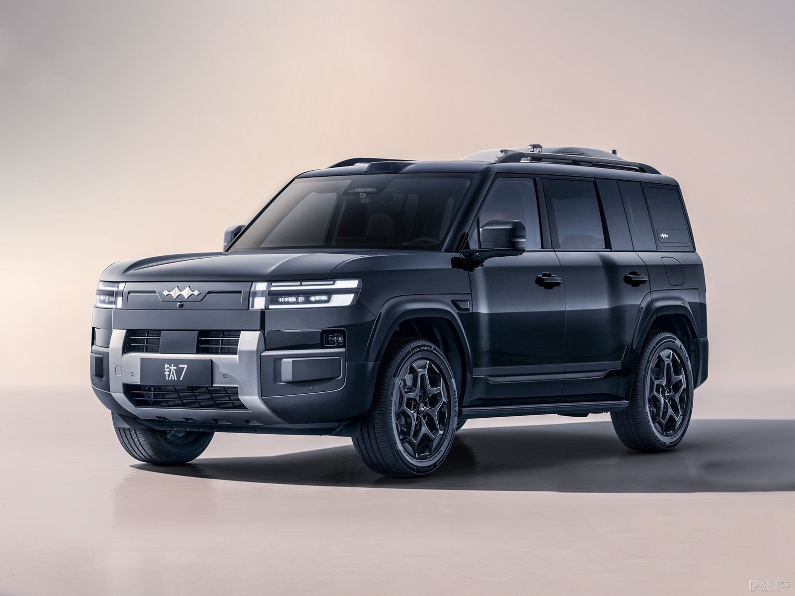 Fangchengbao Ti7 190 AWD Ultra — Main listing photograph. Image 1 of 3. Modified new car for export from China.