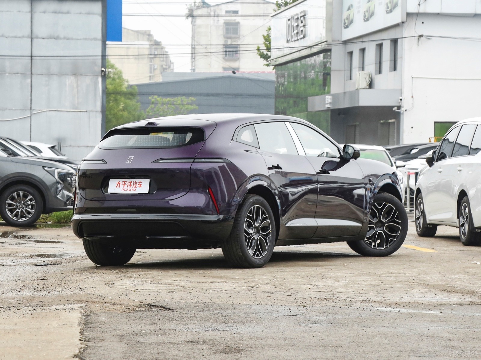 Avatr 07 Elite EV 2026 — Additional exterior view. Image 2 of 3. Authorized new car for export from China.