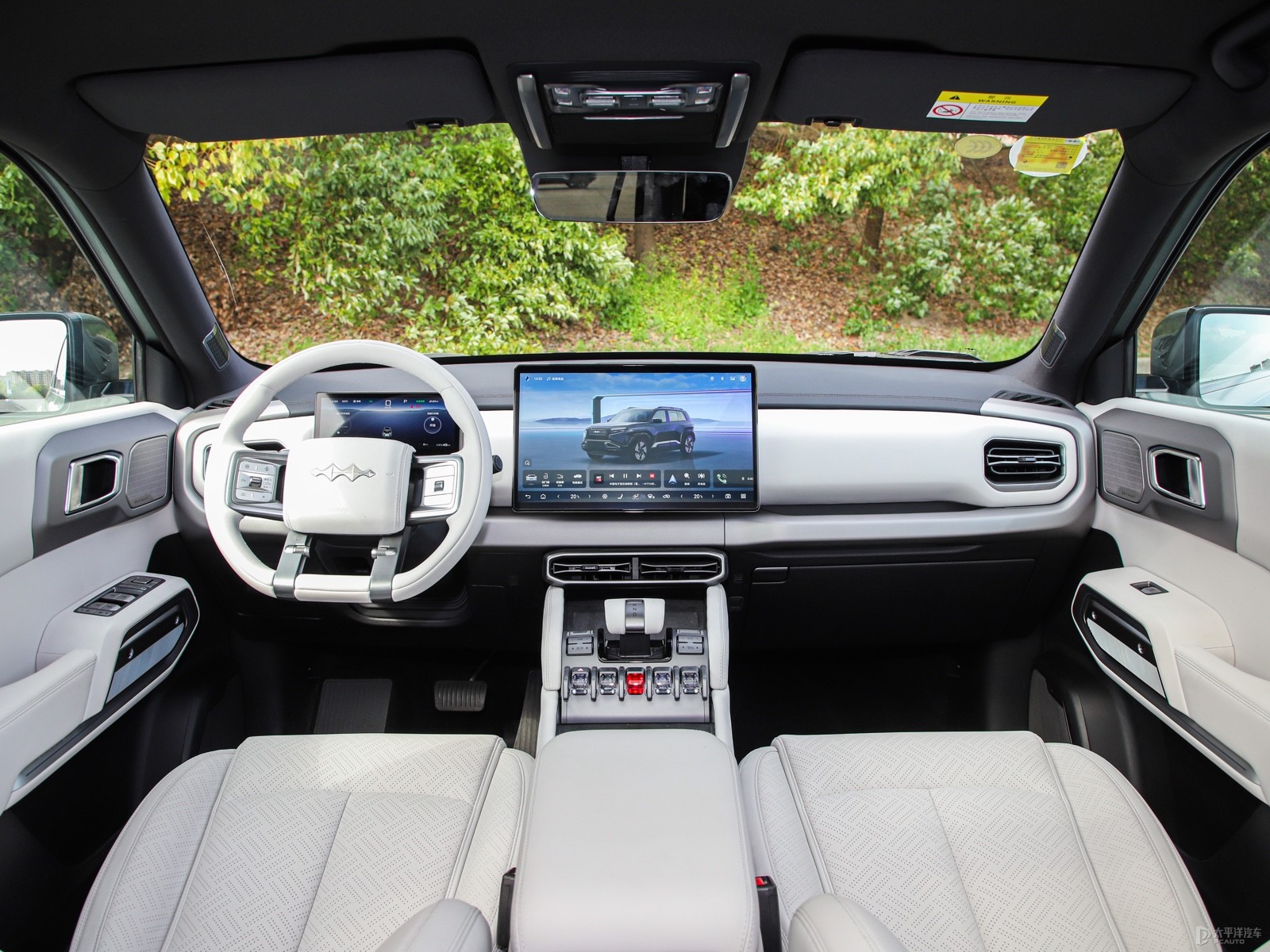 Fangchengbao Global Version Ti3 501 AWD Ultra — Further exterior angle of the same vehicle. Image 3 of 3. Authorized new...