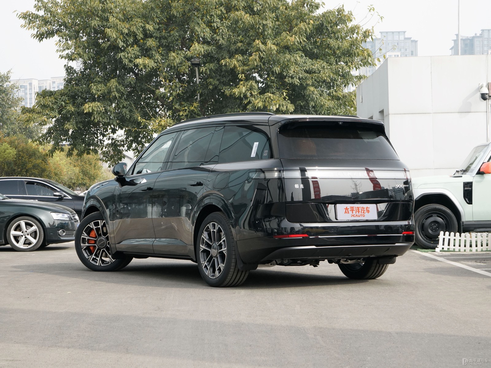 Lynk & Co 900 2025 1.5T Ultra 6-Seater — Additional exterior view. Image 2 of 3. Authorized new car for export from China.