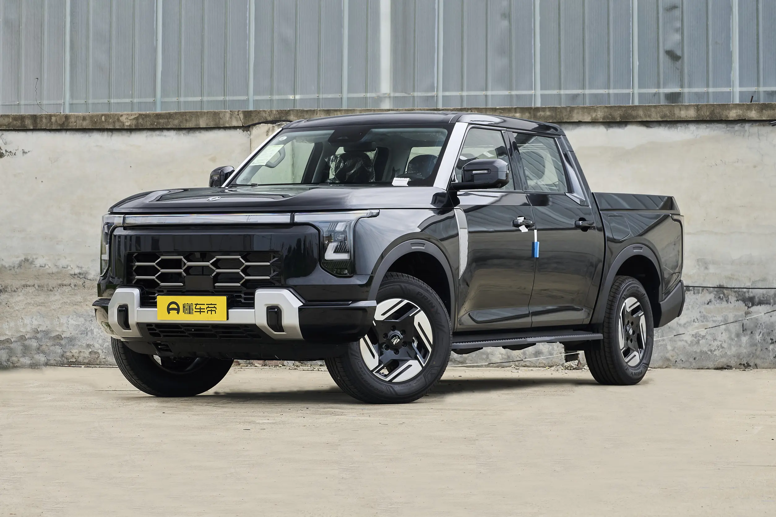 Zhengzhou Nissan Z9 PHEV 135km AWD Explore Edition — Main listing photograph. Image 1 of 3. Authorized new car for expor...