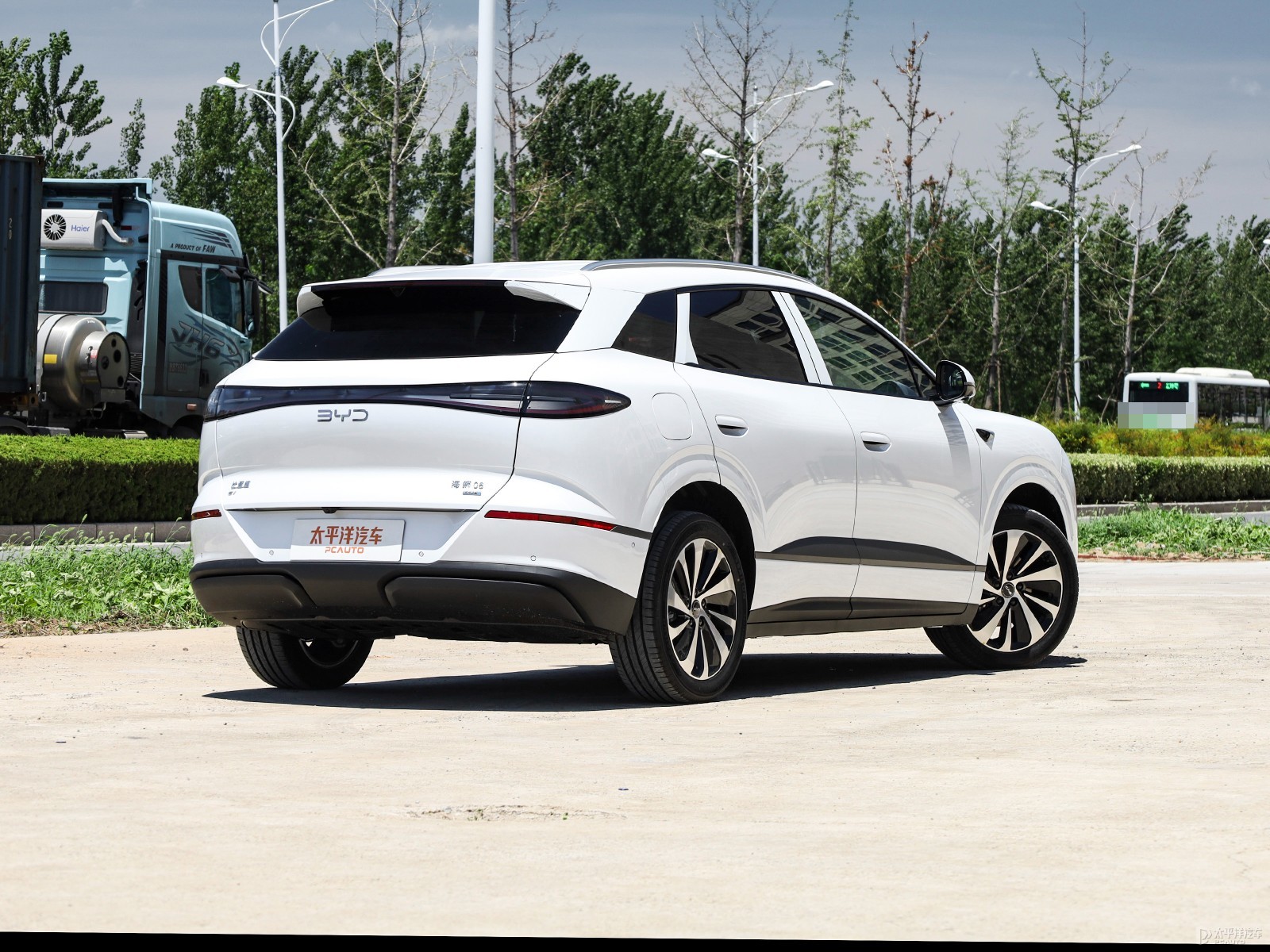 BYD Sea Lion 06 EV 520 Pilot Edition — Additional exterior view. Image 2 of 3. Authorized new car for export from China.
