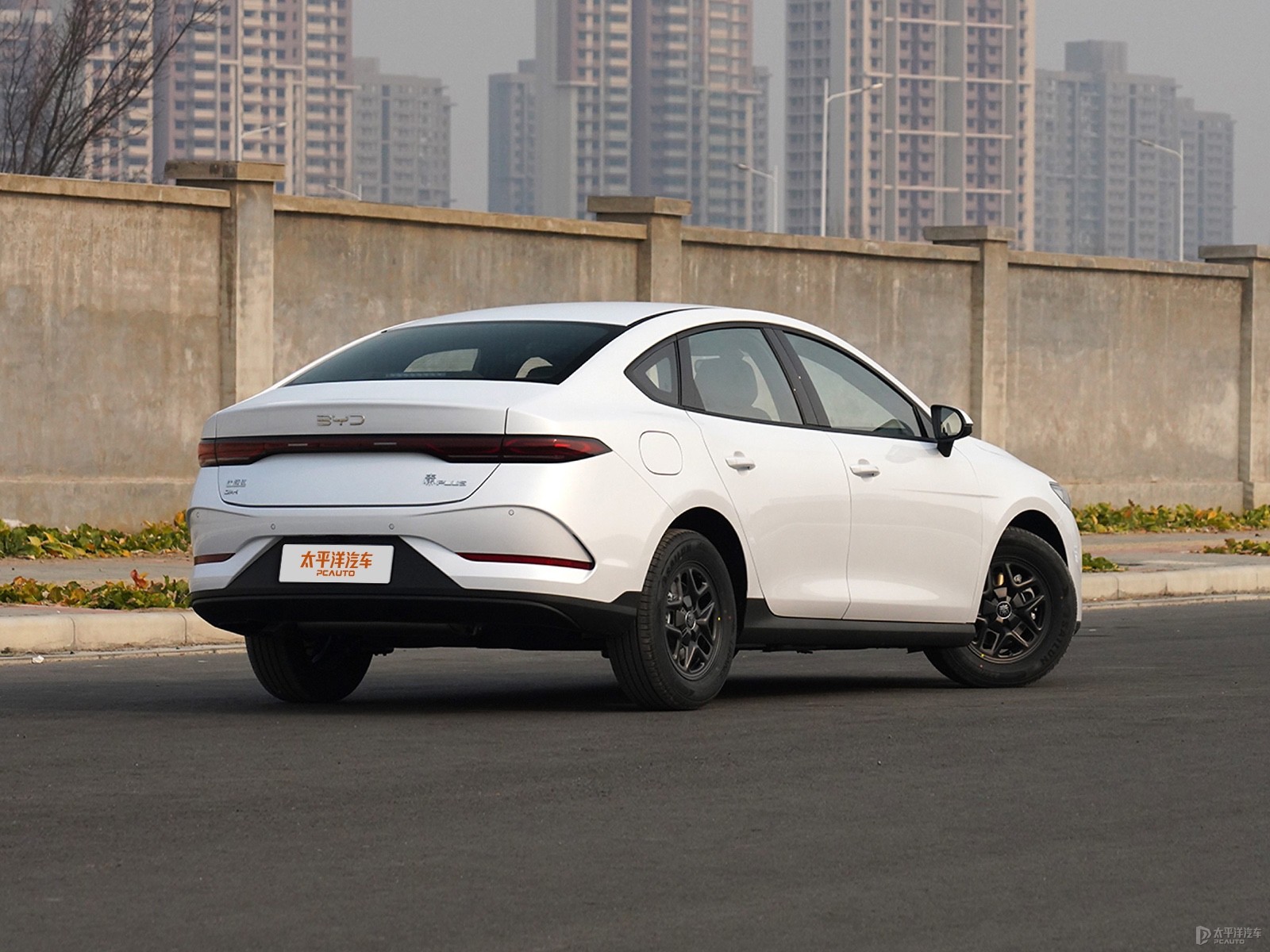 BYD Qin PLUS DM-i 55KM Lead Edition — Additional exterior view. Image 2 of 3. Modified new car for export from China.