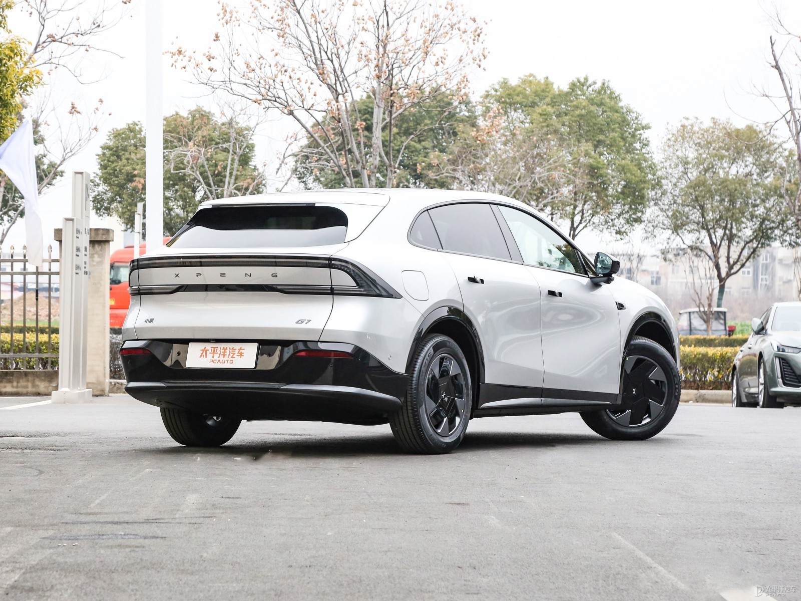 Xpeng G7 625 Max Tech Edition — Additional exterior view. Image 2 of 3. Authorized new car for export from China.