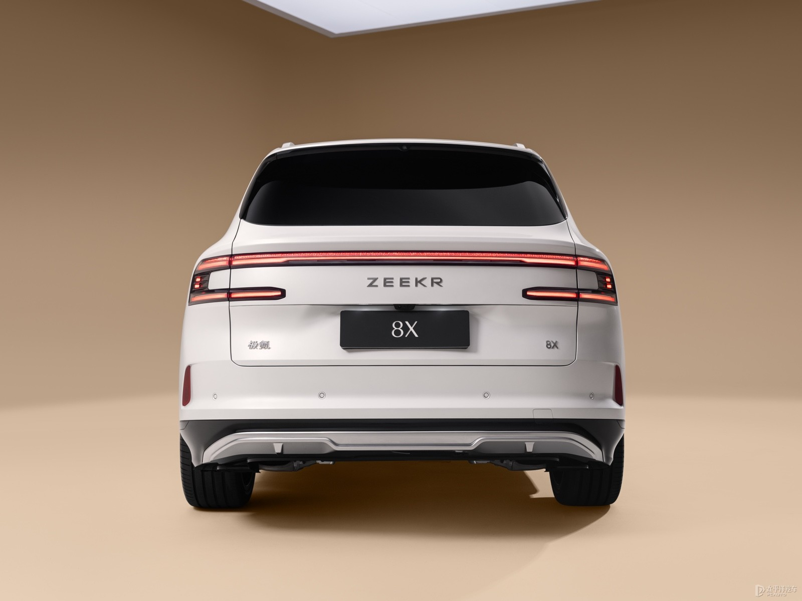 zeekr 8x Max — Interior or cabin view. Image 4 of 6. Authorized new car for export from China.