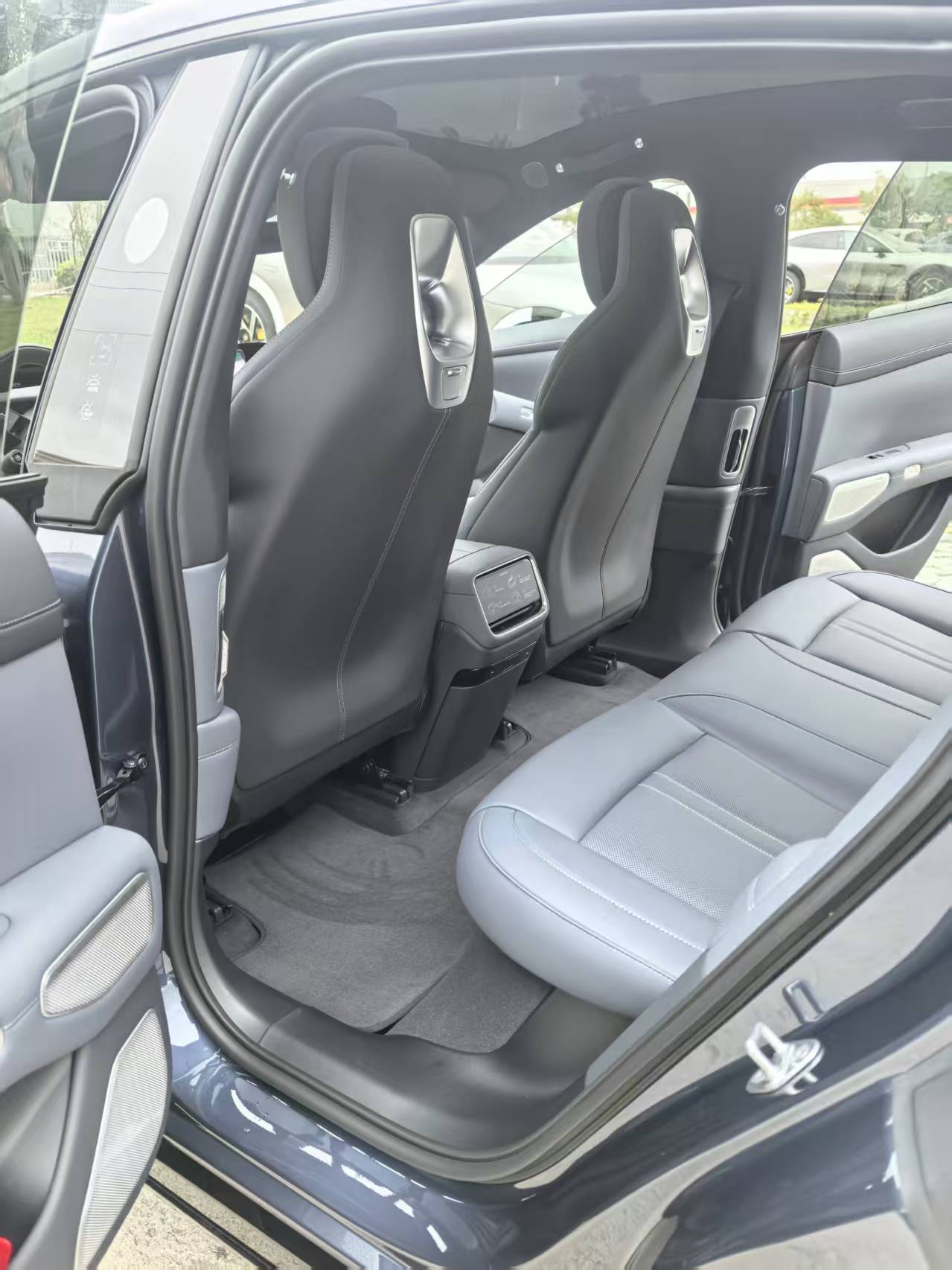 Xiaomi YU7 2025 Long Range Rear Drive Edition — Interior or cabin view. Image 4 of 6. Authorized new car for export from...